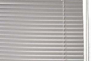 Výmena roztrhnutej retiazky na žalúzii