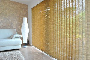 Zameranie vertikálnych žalúzií pre balkónovú zostavu