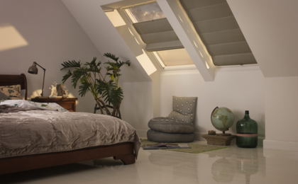 Rímske rolety do strešných okien sú skvelé tienenie aj doplnok