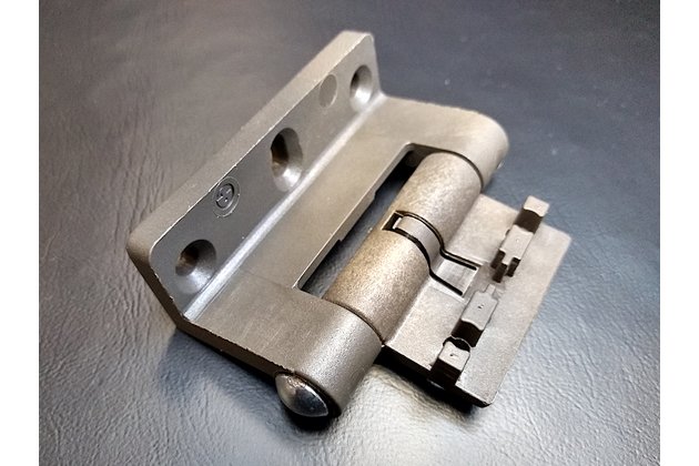 Hnedý pánt dverovej siete pre montáž na rám Hnedý pánt dverovej siete pre montáž na rám