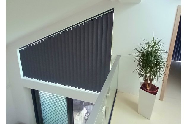 Šikmé vertikálne žalúzie