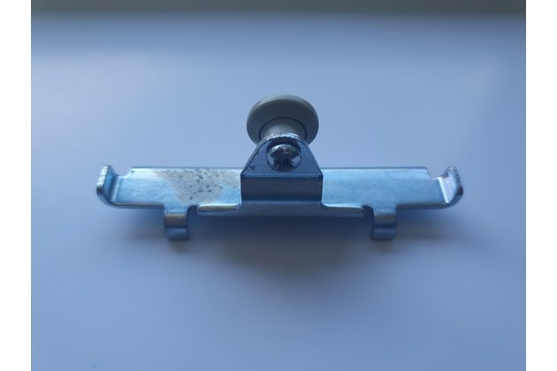 Závesný jazdec pre posuvné dverové siete